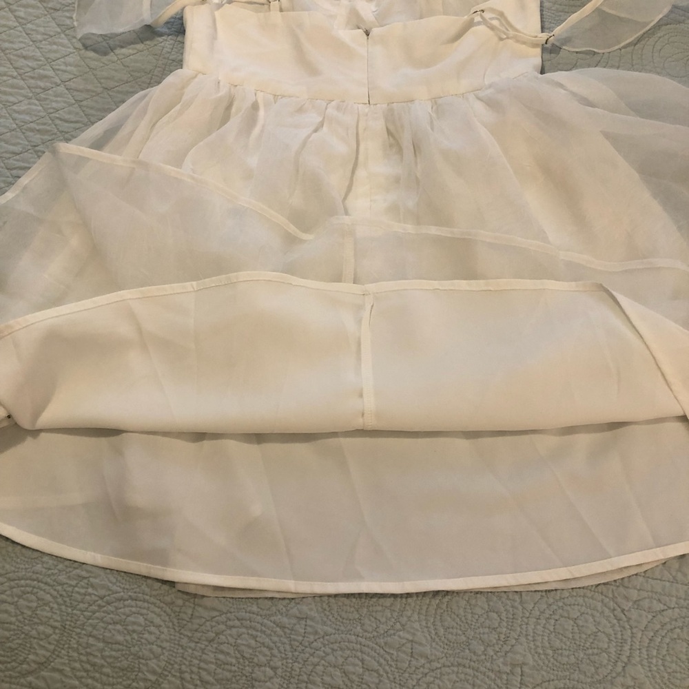Le Lis white babydoll mini dress. Size small. NWT - Picture 6 of 10